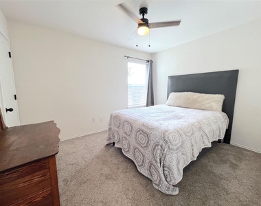2204 Brewers Pl - Photo Thumbnail 16