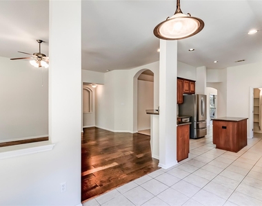 15220 Fernhill Dr - Photo Thumbnail 17