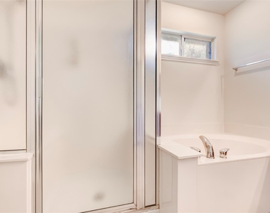 15220 Fernhill Dr - Photo Thumbnail 22