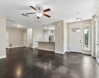 3500 Robinson Ave - Photo Thumbnail 1