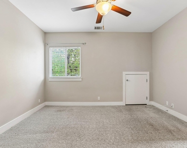 3500 Robinson Ave - Photo Thumbnail 5