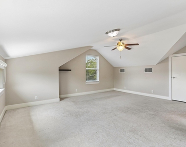 3500 Robinson Ave - Photo Thumbnail 16