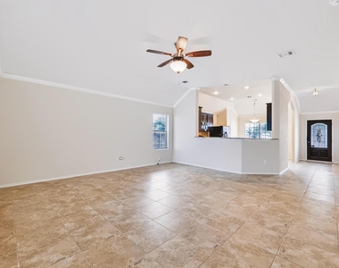 111 Sandstone Trl - Photo Thumbnail 8