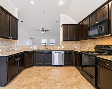 111 Sandstone Trl - Photo Thumbnail 3