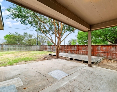 111 Sandstone Trl - Photo Thumbnail 21