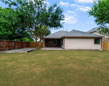 111 Sandstone Trl - Photo Thumbnail 23