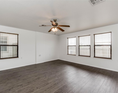 6521 Quinton Dr - Photo Thumbnail 2