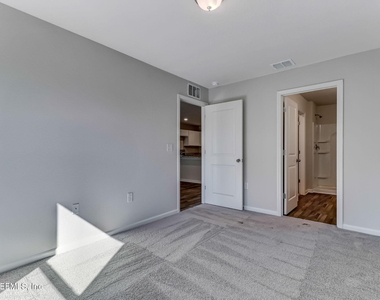 45303 Red Brick Drive - Photo Thumbnail 9