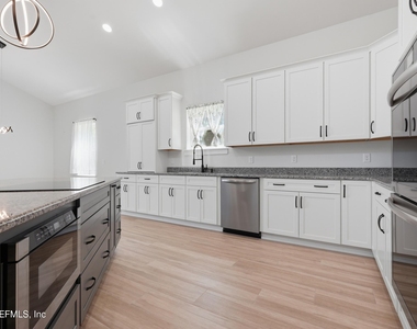 22826 Ne 69th Avenue - Photo Thumbnail 7