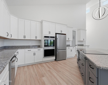 22826 Ne 69th Avenue - Photo Thumbnail 8