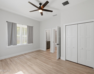 22826 Ne 69th Avenue - Photo Thumbnail 19