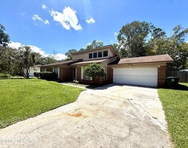 12744 Burning Tree Lane W - Photo Thumbnail 2