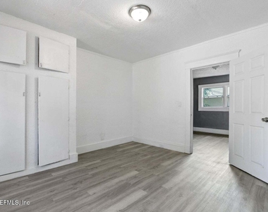 1711 E 27th Street - Photo Thumbnail 9