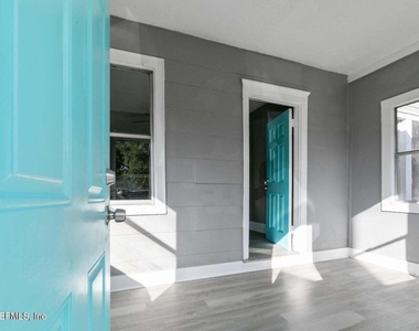 1711 E 27th Street - Photo Thumbnail 1