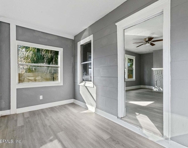 1711 E 27th Street - Photo Thumbnail 2