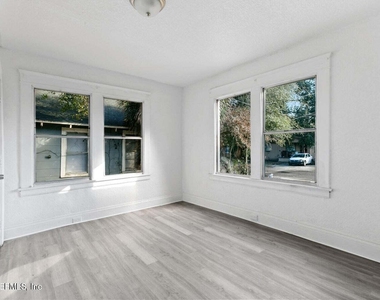 1711 E 27th Street - Photo Thumbnail 6