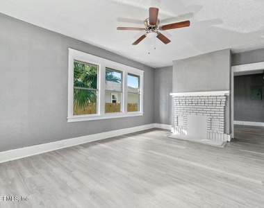 1711 E 27th Street - Photo Thumbnail 4