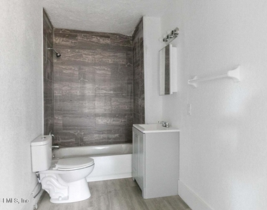 1711 E 27th Street - Photo Thumbnail 7