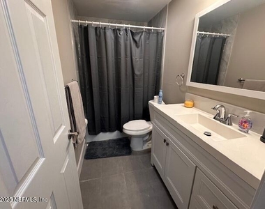 1113 Phelps Street - Photo Thumbnail 4