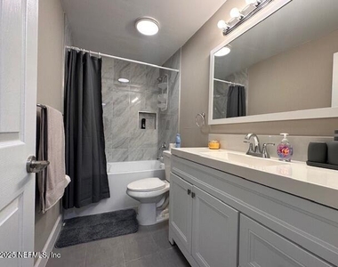 1113 Phelps Street - Photo Thumbnail 14