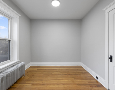 7645 S Morgan Street - Photo Thumbnail 4