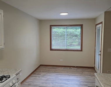 620 Mallard Court - Photo Thumbnail 4