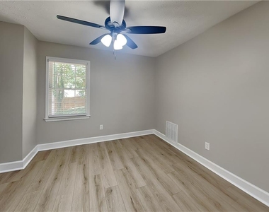 3163 Oak Springs Way - Photo Thumbnail 13