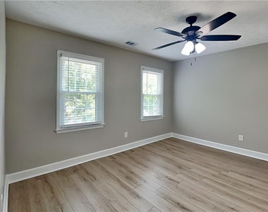 3163 Oak Springs Way - Photo Thumbnail 12