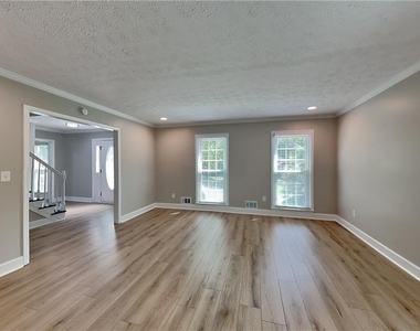 3163 Oak Springs Way - Photo Thumbnail 3