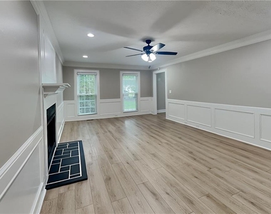 3163 Oak Springs Way - Photo Thumbnail 2