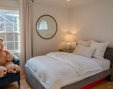 4738 W Pratt Avenue - Photo Thumbnail 13