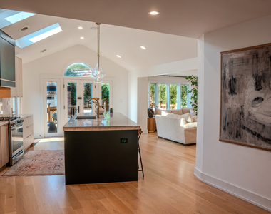 4738 W Pratt Avenue - Photo Thumbnail 7