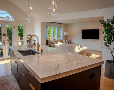 4738 W Pratt Avenue - Photo Thumbnail 6