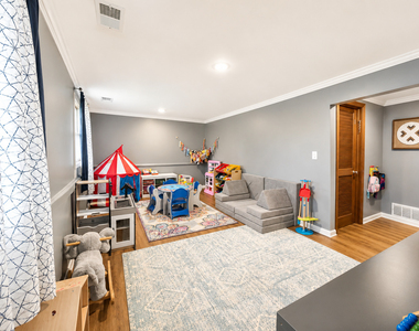 476 Raupp Boulevard - Photo Thumbnail 10