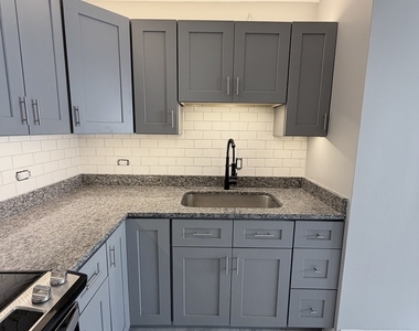2069 N 18th Avenue - Photo Thumbnail 11