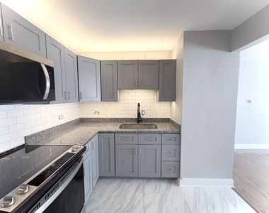2069 N 18th Avenue - Photo Thumbnail 8
