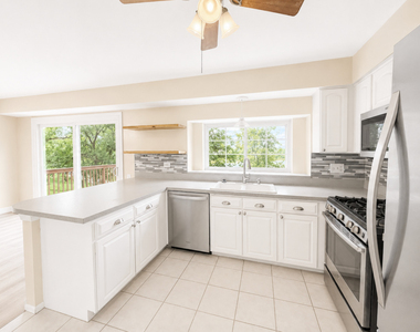 130 Park Ridge Court - Photo Thumbnail 2