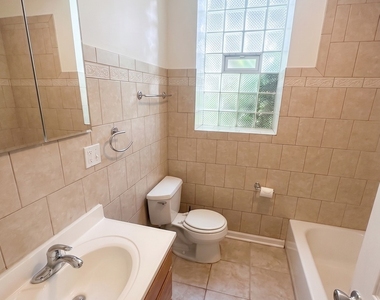 5138 S Kenwood Street - Photo Thumbnail 12