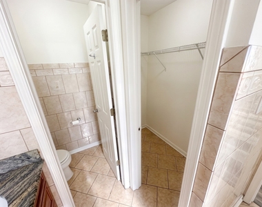 5138 S Kenwood Street - Photo Thumbnail 16