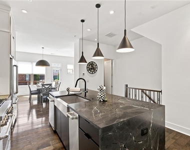 3573 Parkside Way - Photo Thumbnail 12