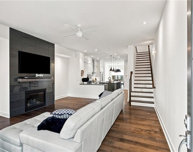 3573 Parkside Way - Photo Thumbnail 1