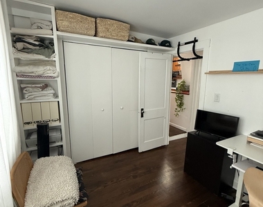 1928 W Barry Avenue - Photo Thumbnail 18