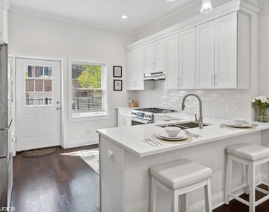 2347 W Altgeld Street - Photo Thumbnail 1
