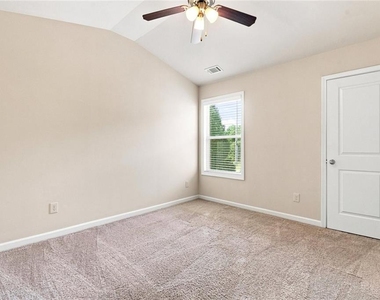 4615 Woodbine Way - Photo Thumbnail 12
