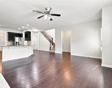 4615 Woodbine Way - Photo Thumbnail 4