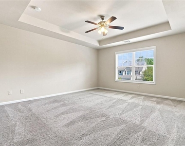 4615 Woodbine Way - Photo Thumbnail 7
