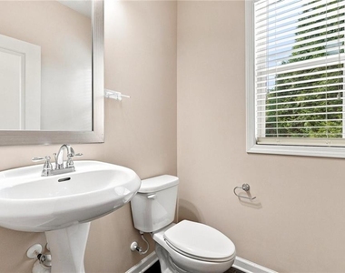 4615 Woodbine Way - Photo Thumbnail 16