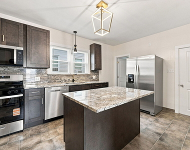 310 E 138th Street - Photo Thumbnail 5