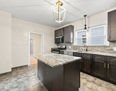 310 E 138th Street - Photo Thumbnail 10