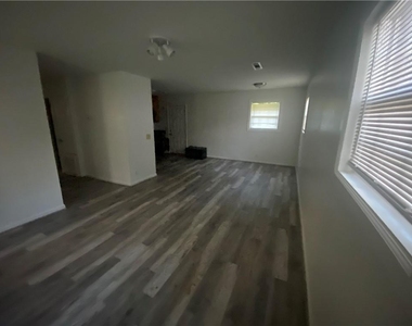 1731 River Street Ne - Photo Thumbnail 2